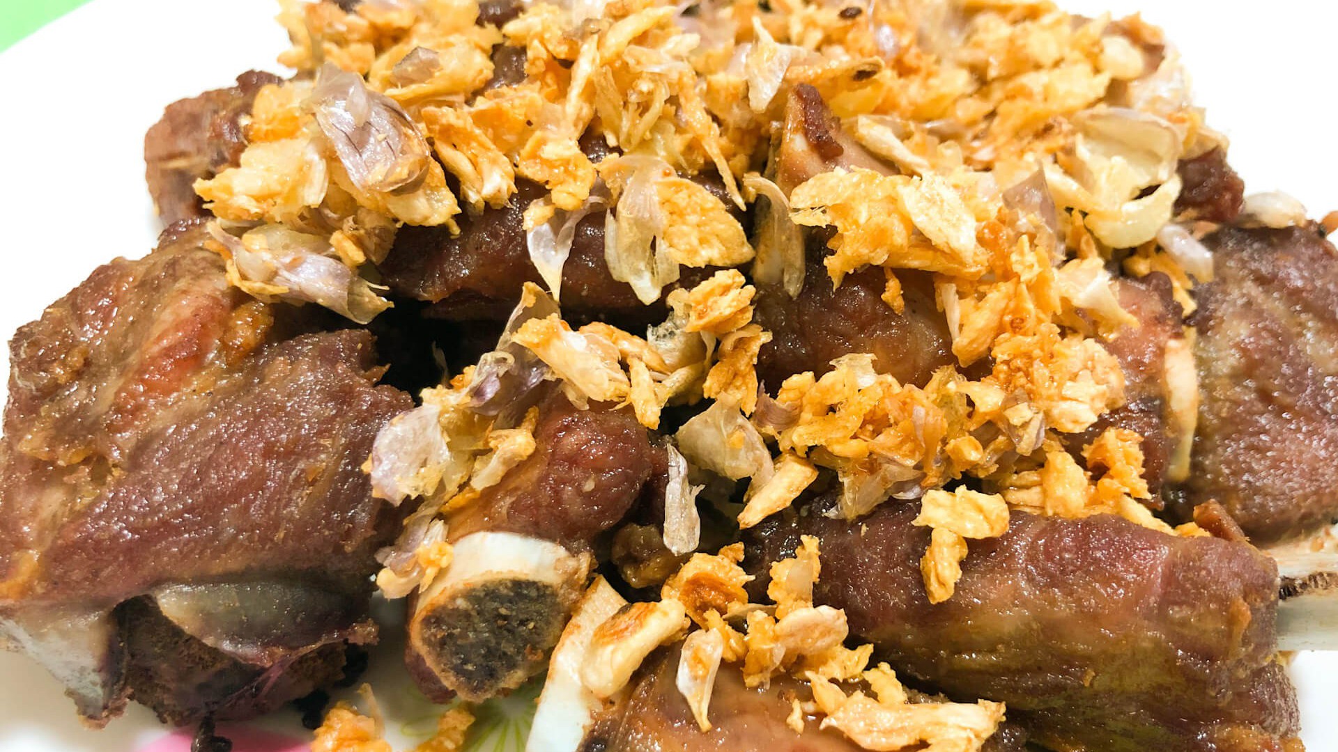 ซี่โครงหมูทอดกระเทียมพริกไทย
